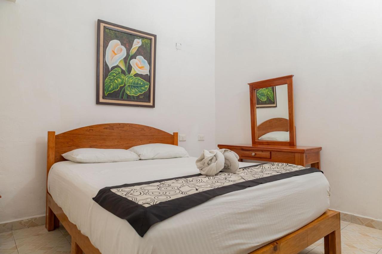 Hotel Las Palmas Cancun Centro エクステリア 写真