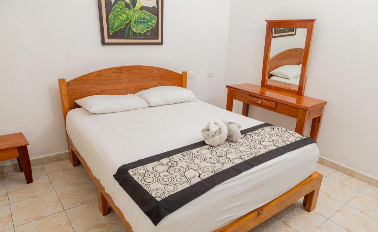 Hotel Las Palmas Cancun Centro エクステリア 写真