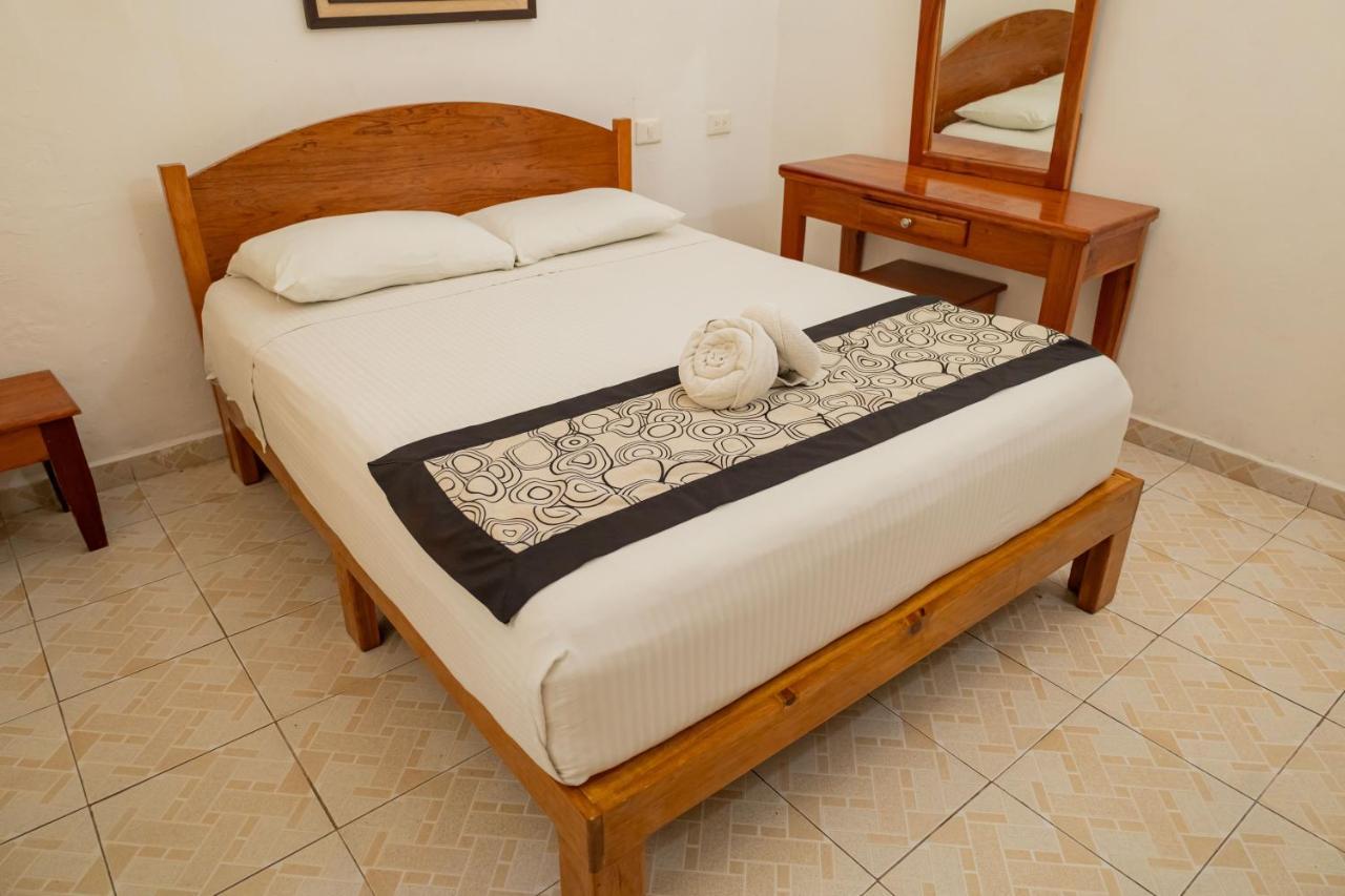 Hotel Las Palmas Cancun Centro エクステリア 写真